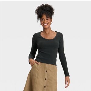 Women’s slim fit long sleeve scoop neck ribbed t-shirt